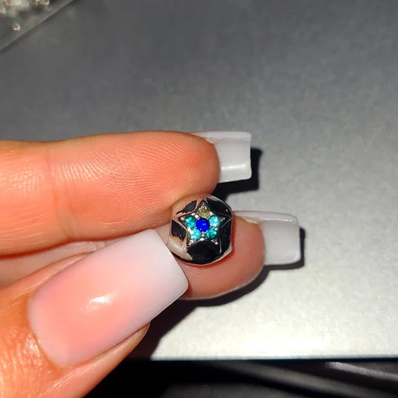 Star Charm - Picture 2 of 4